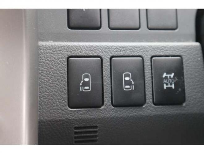 ヴォクシー2.0 ZS 煌 4WD 両パワースライドドア・ナビ・TV・バックカメラ・スマートキー 2000