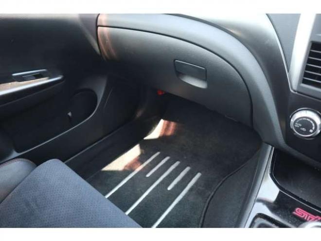 インプレッサSTI 2.0 WRX 4WD 6速MT・Tベル済み・外マフラー・R8/5月 2000