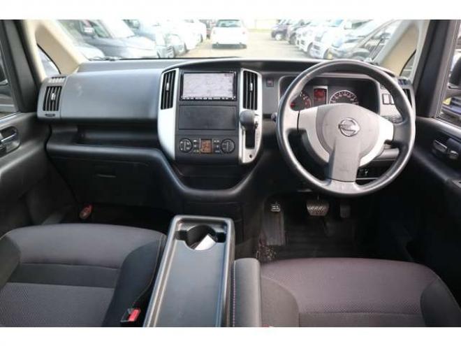 セレナ2.0 ハイウェイスター Vセレクション 4WD 両側パワースライドドア・ナビ・TV・バックカメラ・スマートキー・R8/12月・8.3万キロ 2000