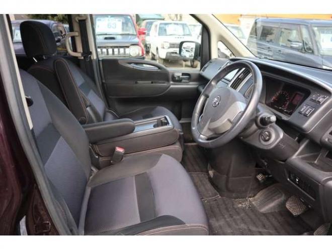 セレナ2.0 ハイウェイスター Vセレクション 4WD 両側パワースライドドア・ナビ・TV・バックカメラ・スマートキー・R8/12月・8.3万キロ 2000