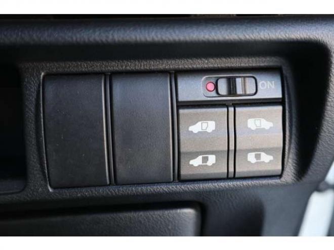 エリシオン2.4 G エアロ 4WD ナビ・バックカメラ・両パワスラ・キーレス 2400