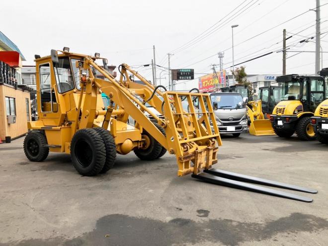 フォークリフトTCM　中古　フォークローダー/ハイリフトアーム/ショベルローダー　SD25T8