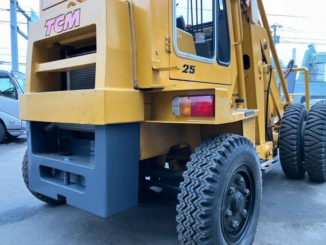 フォークリフトTCM　中古　フォークローダー/ハイリフトアーム/ショベルローダー　SD25T8