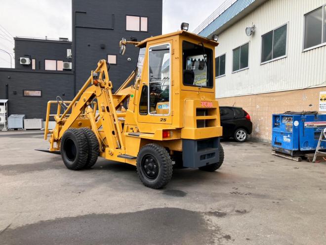 フォークリフトTCM　中古　フォークローダー/ハイリフトアーム/ショベルローダー　SD25T8