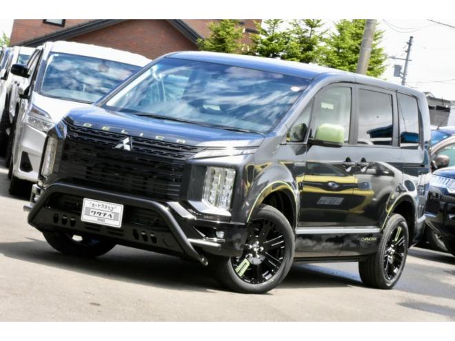 デリカD:5　Chamonix　4WD　シャモニーコンプリートパッケージ　新品フロントガード　社外ナビ付　フロアマット付　登録済未使用車　オートステップ付　寒冷地仕様