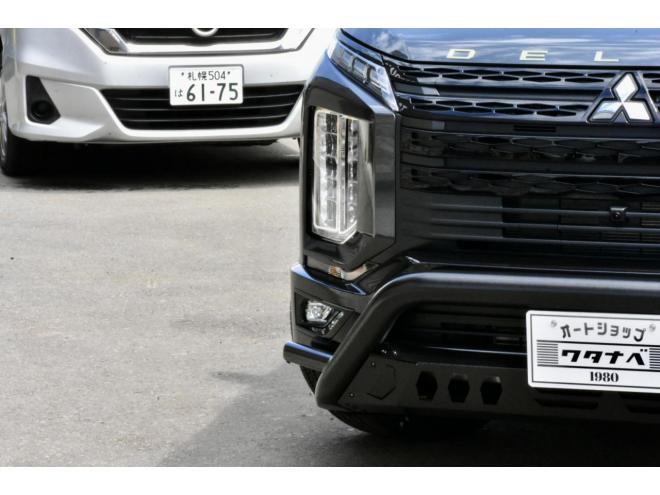 デリカD:5　Chamonix　4WD　シャモニーコンプリートパッケージ　新品フロントガード　社外ナビ付　フロアマット付　登録済未使用車　オートステップ付　寒冷地仕様