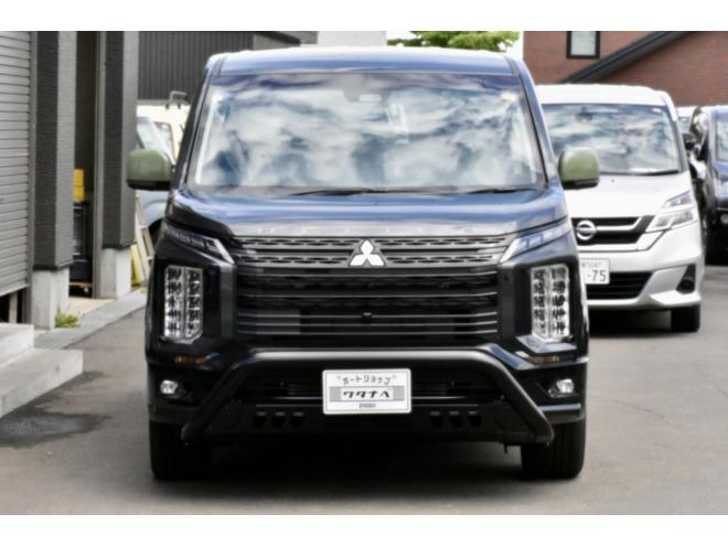 デリカD:5　Chamonix　4WD　シャモニーコンプリートパッケージ　新品フロントガード　社外ナビ付　フロアマット付　登録済未使用車　オートステップ付　寒冷地仕様