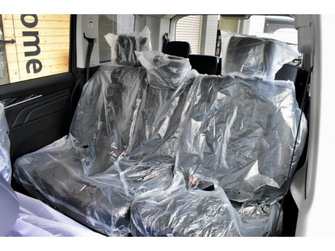 デリカD:5　Chamonix　4WD　シャモニーコンプリートパッケージ　新品フロントガード　社外ナビ付　フロアマット付　登録済未使用車　オートステップ付　寒冷地仕様