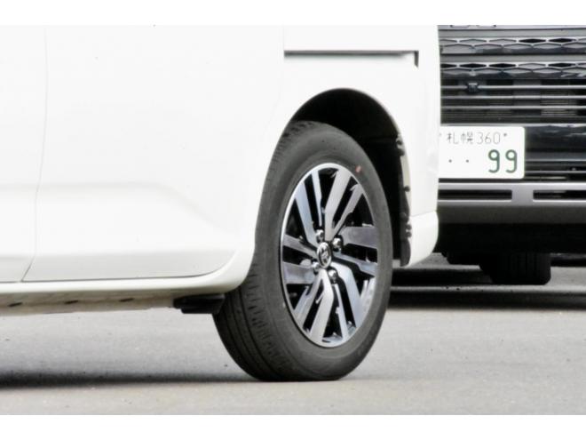 ルーミーカスタムG　4WD　ワンオーナ　純正ディスプレイオーディオ　禁煙車　両側パワースライドドア　夏／冬タイヤ　ドラレコ