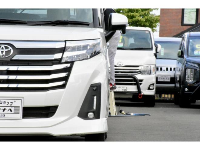 ルーミーカスタムG　4WD　ワンオーナ　純正ディスプレイオーディオ　禁煙車　両側パワースライドドア　夏／冬タイヤ　ドラレコ