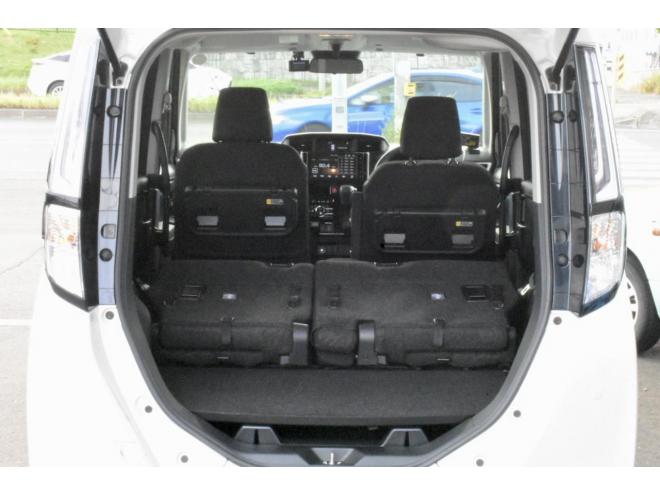 ルーミーカスタムG　4WD　ワンオーナ　純正ディスプレイオーディオ　禁煙車　両側パワースライドドア　夏／冬タイヤ　ドラレコ