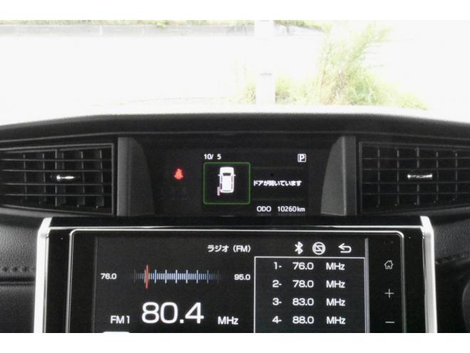 ルーミーカスタムG　4WD　ワンオーナ　純正ディスプレイオーディオ　禁煙車　両側パワースライドドア　夏／冬タイヤ　ドラレコ