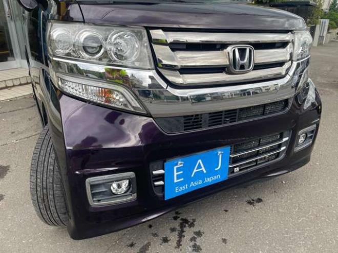 N-BOXカスタムG ターボSSパッケージ 4WD　1年走行距離無制限保証/Bluetooth/両側パワースライドドア/ナビTV/バックカメラ/純正ビルトインETC/純正エンジンスターター/全席シートヒーター/ハーフレザーシート/HID/クルーズコントロール/法定整備付き 660