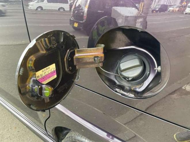 N-BOXカスタムG ターボSSパッケージ 4WD　1年走行距離無制限保証/Bluetooth/両側パワースライドドア/ナビTV/バックカメラ/純正ビルトインETC/純正エンジンスターター/全席シートヒーター/ハーフレザーシート/HID/クルーズコントロール/法定整備付き 660