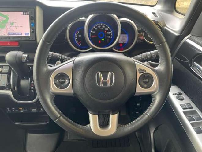 N-BOXカスタムG ターボSSパッケージ 4WD　1年走行距離無制限保証/Bluetooth/両側パワースライドドア/ナビTV/バックカメラ/純正ビルトインETC/純正エンジンスターター/全席シートヒーター/ハーフレザーシート/HID/クルーズコントロール/法定整備付き 660