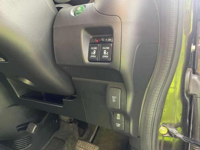 N-BOXカスタムG ターボSSパッケージ 4WD　1年走行距離無制限保証/Bluetooth/両側パワースライドドア/ナビTV/バックカメラ/純正ビルトインETC/純正エンジンスターター/全席シートヒーター/ハーフレザーシート/HID/クルーズコントロール/法定整備付き 660