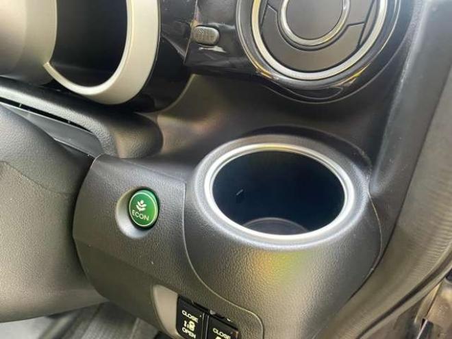 N-BOXカスタムG ターボSSパッケージ 4WD　1年走行距離無制限保証/Bluetooth/両側パワースライドドア/ナビTV/バックカメラ/純正ビルトインETC/純正エンジンスターター/全席シートヒーター/ハーフレザーシート/HID/クルーズコントロール/法定整備付き 660