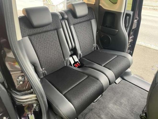 N-BOXカスタムG ターボSSパッケージ 4WD　1年走行距離無制限保証/Bluetooth/両側パワースライドドア/ナビTV/バックカメラ/純正ビルトインETC/純正エンジンスターター/全席シートヒーター/ハーフレザーシート/HID/クルーズコントロール/法定整備付き 660