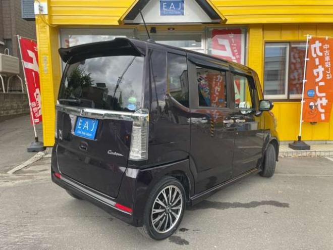 N-BOXカスタムG ターボSSパッケージ 4WD　1年走行距離無制限保証/Bluetooth/両側パワースライドドア/ナビTV/バックカメラ/純正ビルトインETC/純正エンジンスターター/全席シートヒーター/ハーフレザーシート/HID/クルーズコントロール/法定整備付き 660