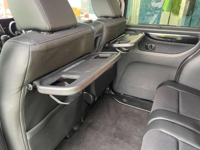 N-BOXカスタムG ターボSSパッケージ 4WD　1年走行距離無制限保証/Bluetooth/両側パワースライドドア/ナビTV/バックカメラ/純正ビルトインETC/純正エンジンスターター/全席シートヒーター/ハーフレザーシート/HID/クルーズコントロール/法定整備付き 660