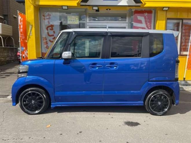 N-BOXカスタムG ターボ Lパッケージ 2トーンカラースタイル 4WD　1年走行距離無制限保証/Bluetooth/フルセグTV/両側パワースライドドア/バックカメラ/純正エンジンスターター/純正プレミアムインターナビ/ハーフレザーシート/前席シートヒータ/HID/車検整備2年付/修復歴無し 660