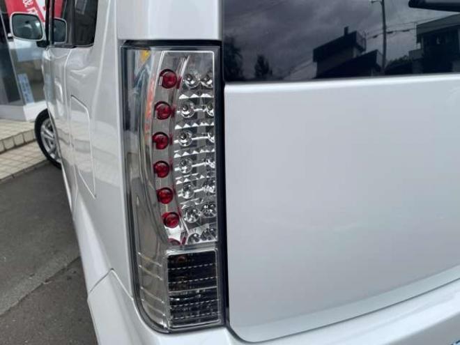 eKスポーツR 4WD　1年走行距離無制限保証/インタークーラーターボ/4速AT/キーレス/HIDヘッドライト/シートヒーター/走行69000キロ/車検整備付/法定整備/修復歴無し/禁煙車 660