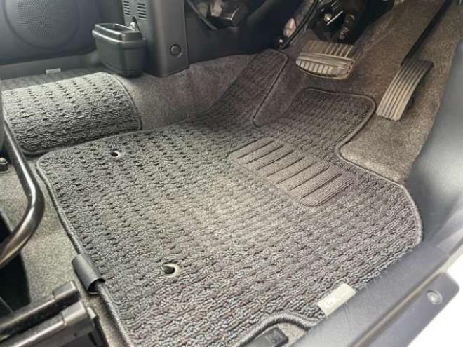 eKスポーツR 4WD　1年走行距離無制限保証/インタークーラーターボ/4速AT/キーレス/HIDヘッドライト/シートヒーター/走行69000キロ/車検整備付/法定整備/修復歴無し/禁煙車 660