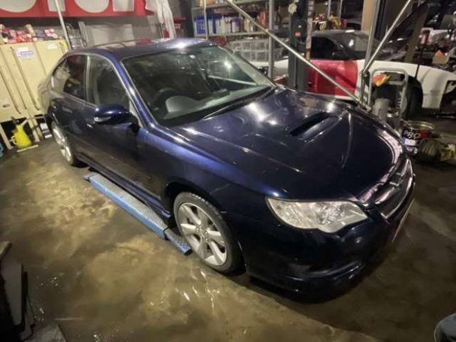 レガシィB4 2.0 GT スペックB 4WD　6速MT!市内コ・ミ・コ・ミ 2000