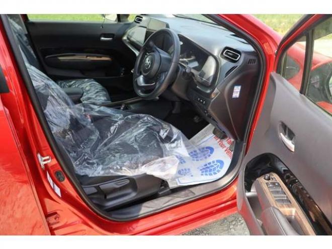 アクア1.5 Z E-Four 4WD　検2年　360カメラ　クルーズコントロール 1500