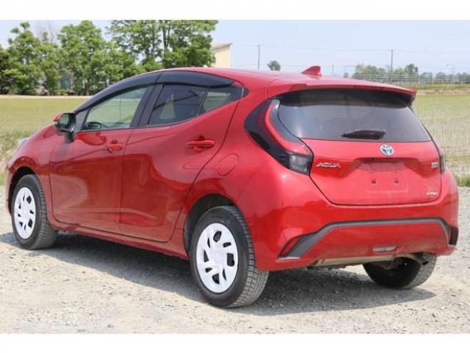 アクア1.5 Z E-Four 4WD　検2年　360カメラ　クルーズコントロール 1500