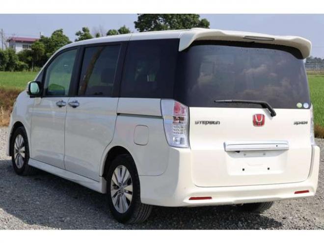 ステップワゴン2.0 スパーダ Z　検2年　自社　ローンカノウ　パドルシフト 2WD 2000