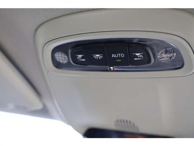 ボルボV40クロスカントリー　T5 4WD　検2年　バックカメラ　レザーシート　フルセグTV　自社　ローンカノウ 正規輸入車 2000