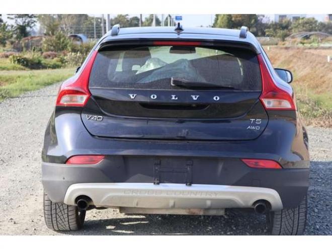 ボルボV40クロスカントリー　T5 4WD　検2年　バックカメラ　レザーシート　フルセグTV　自社　ローンカノウ 正規輸入車 2000