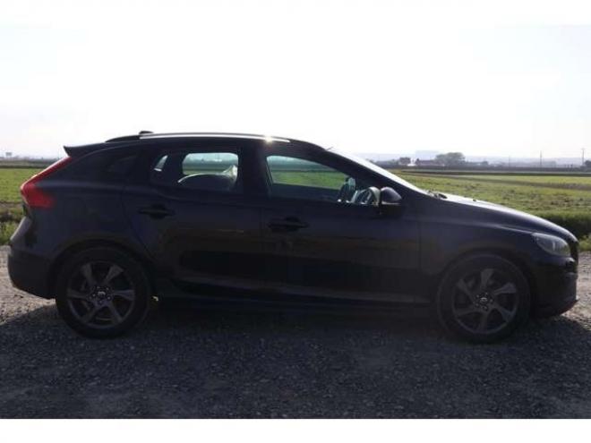 ボルボV40クロスカントリー　T5 4WD　検2年　バックカメラ　レザーシート　フルセグTV　自社　ローンカノウ 正規輸入車 2000