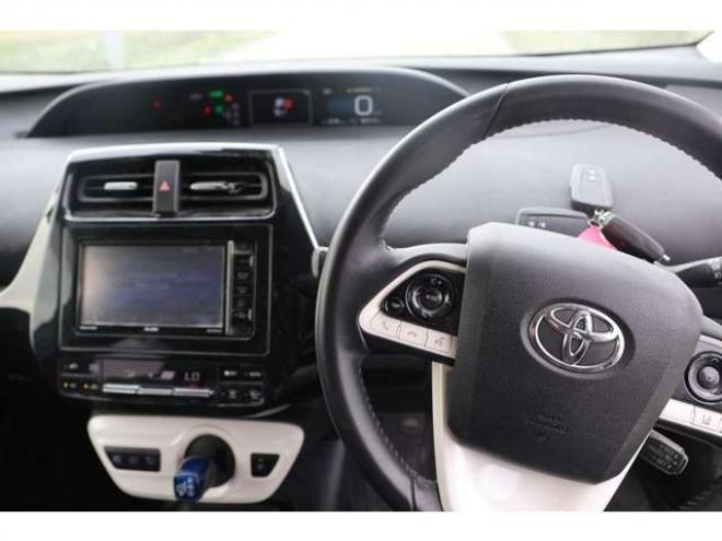 プリウス1.8 S E-Four 4WD　検2年　バックモニター 1800