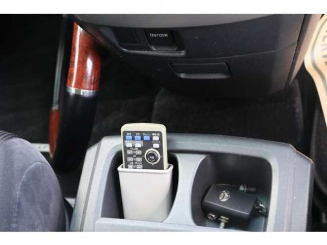 ヴェルファイア2.4 Z 4WD　検2年　バックカメラ　フリップダウン　エンジンスターター　自社　ローンカノウ 2400