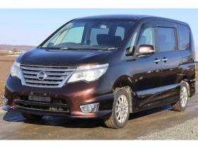 セレナ　2.0 ハイウェイスター Vセレクション+SafetyII 4WD　検2年　自社　ローンカノウ 2000