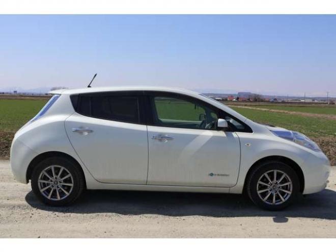 リーフG　検2年　自社　ローンカノウ 2WD 不明