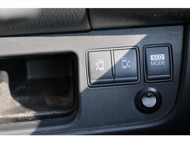 セレナ2.0 ライダー ブラックライン 4WD　検R8/2　自社　ローンカノウ　両電スラ 2000