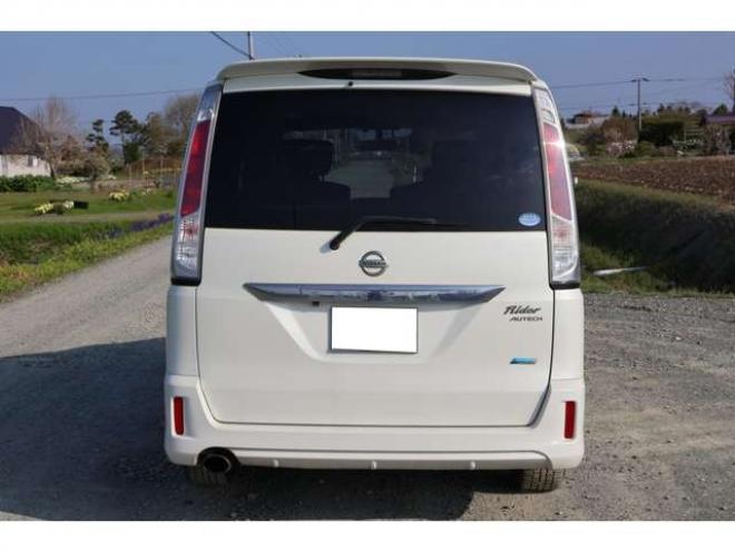 セレナ2.0 ライダー ブラックライン 4WD　検R8/2　自社　ローンカノウ　両電スラ 2000