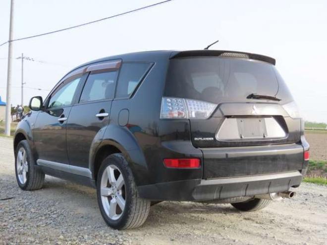 アウトランダー2.4 G 4WD　検二年　自社　ローンカノウ 2400