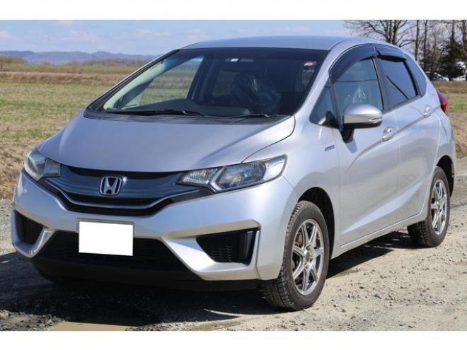 フィット1.5 ハイブリッド Fパッケージ 4WD　検2年　自社　ローンカノウ　EGスターター 1500