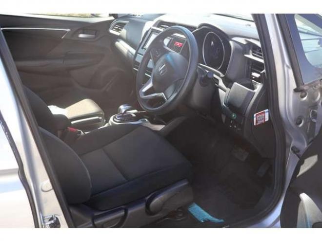 フィット1.5 ハイブリッド Fパッケージ 4WD　検2年　自社　ローンカノウ　EGスターター 1500