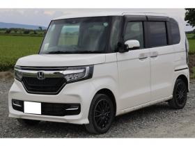 N-BOX　カスタム 660 G L ホンダセンシング 4WD　検R8/11　外アルミ　スマートキー 660