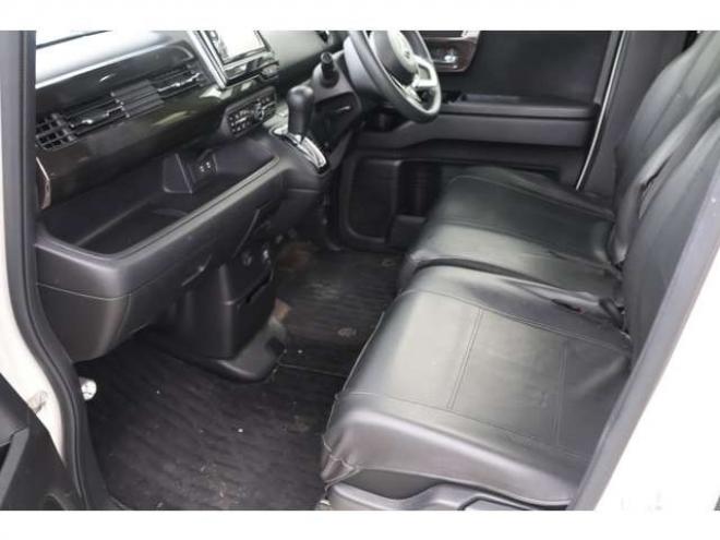 N-BOXカスタム 660 G L ホンダセンシング 4WD　検R8/11　外アルミ　スマートキー 660