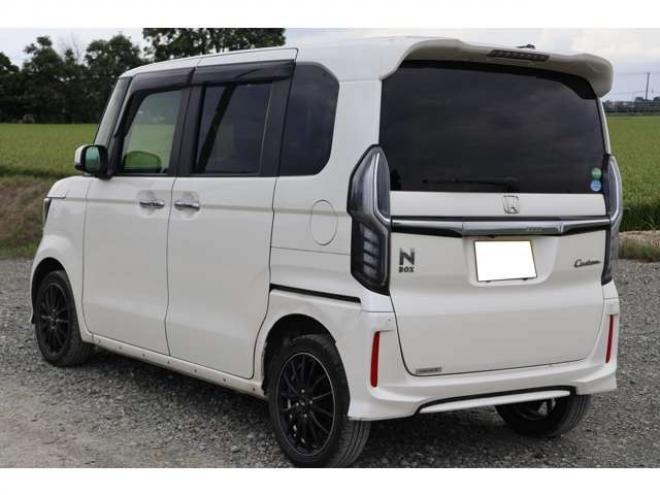 N-BOXカスタム 660 G L ホンダセンシング 4WD　検R8/11　外アルミ　スマートキー 660
