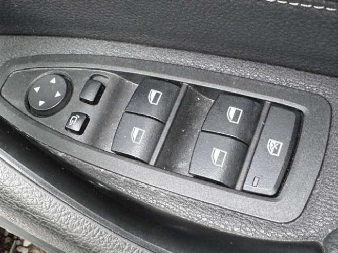 BMWX2 xドライブ18d MスポーツX ディーゼルターボ 4WD　本革　ナビ　Bカメラ 正規輸入車 2000