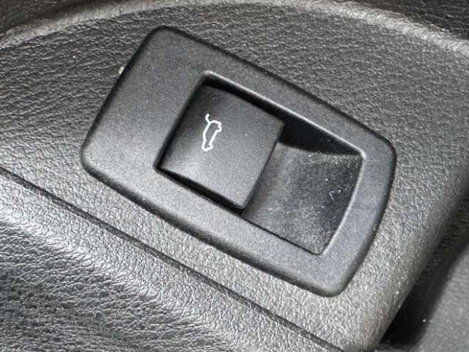 BMWX2 xドライブ18d MスポーツX ディーゼルターボ 4WD　本革　ナビ　Bカメラ 正規輸入車 2000