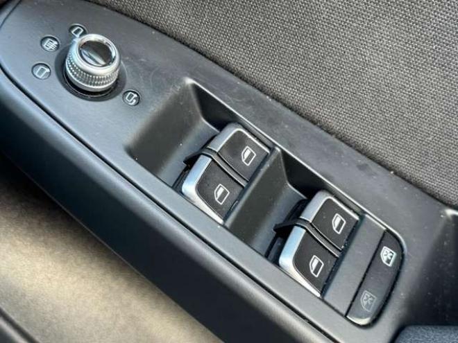 アウディA4アバント 2.0 TFSI クワトロ 4WD　ナビ　TV　Bカメラ　Bluetooth　アイドリングストップ 正規輸入車 2000