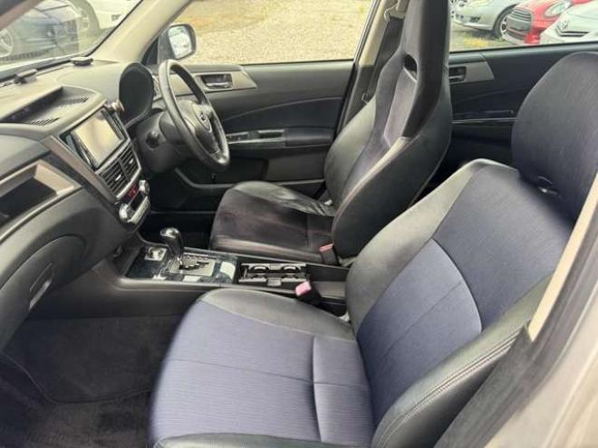 エクシーガ2.0 GT 4WD　パノラマルーフ　ナビ　TV　Bカメラ 2000